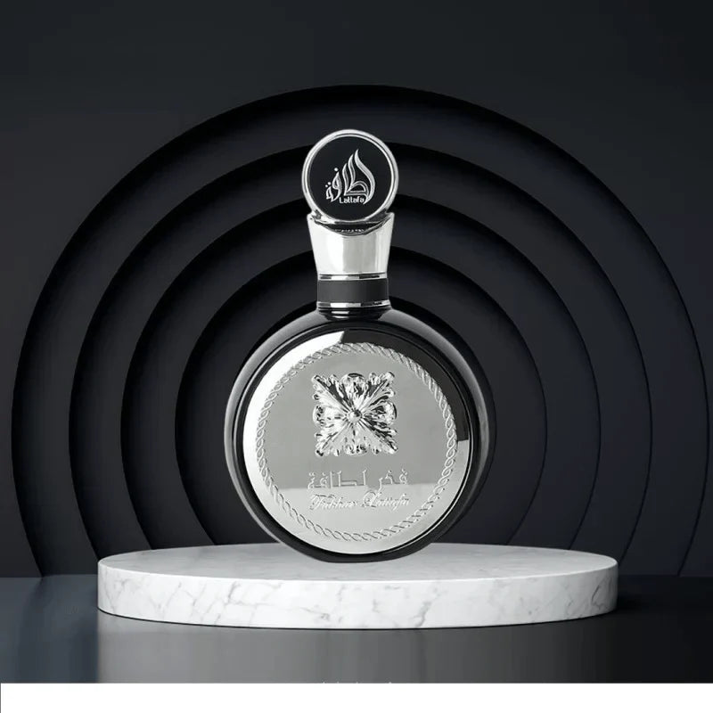Lattafa Fakhar Black – Perfume Árabe Aromático y Amaderado